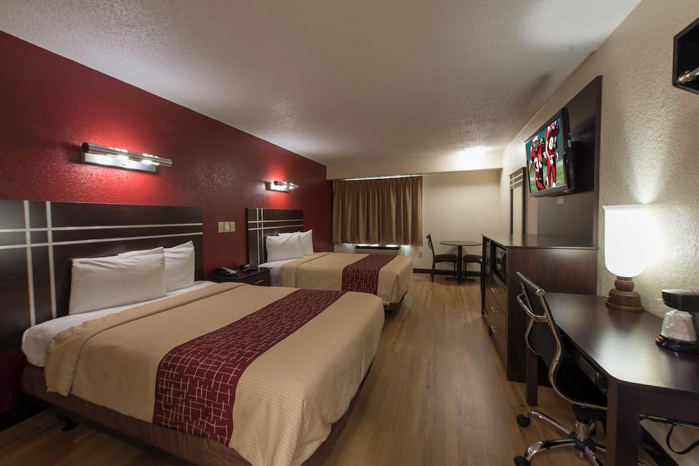 Red Roof Inn Houston - Brookhollow photo 3