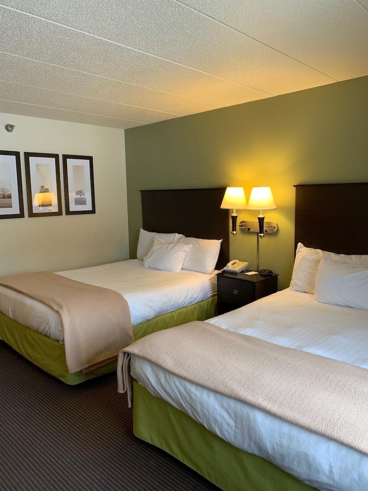 AmericInn by Wyndham Hampton photo 22