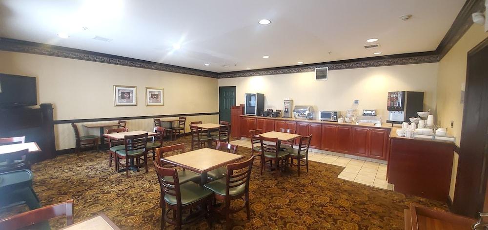 Wingate by Wyndham Youngstown/Austintown photo 44