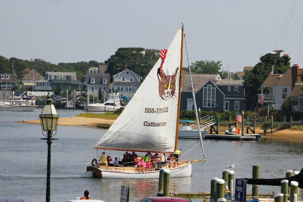 Ocean Street Inn on Hyannis Harbor photo 9