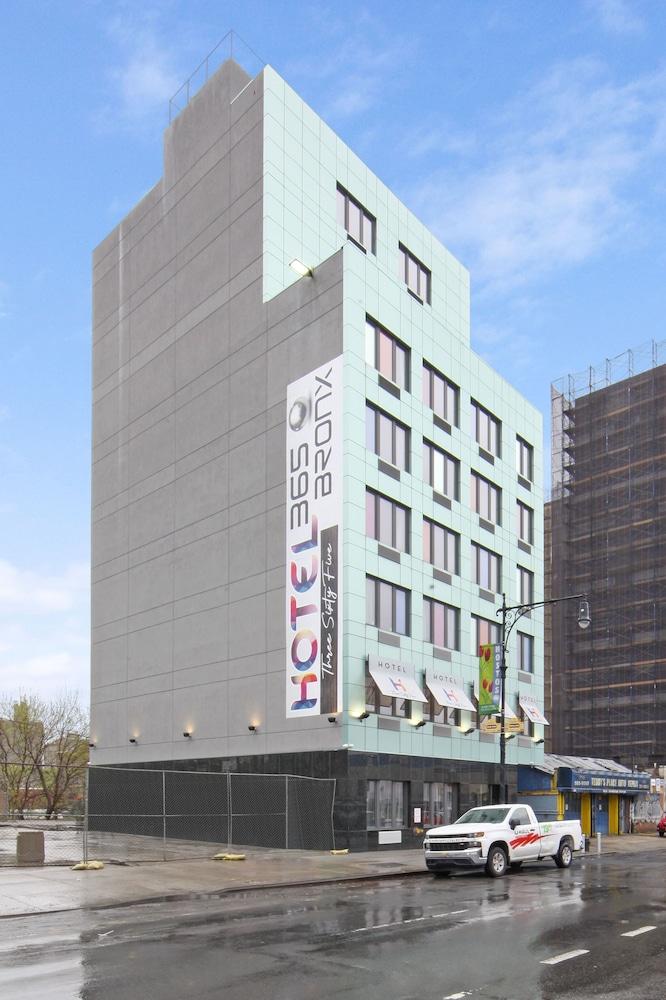 Hotel 365 Bronx photo 2