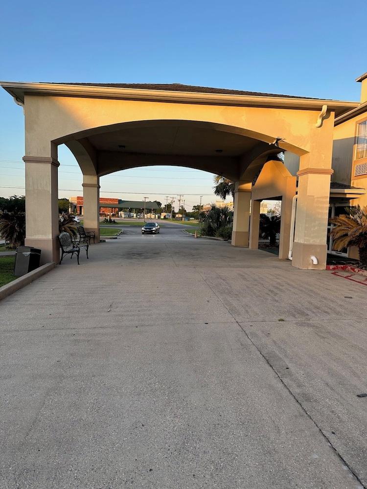 Franklin Inn & Suites photo 13
