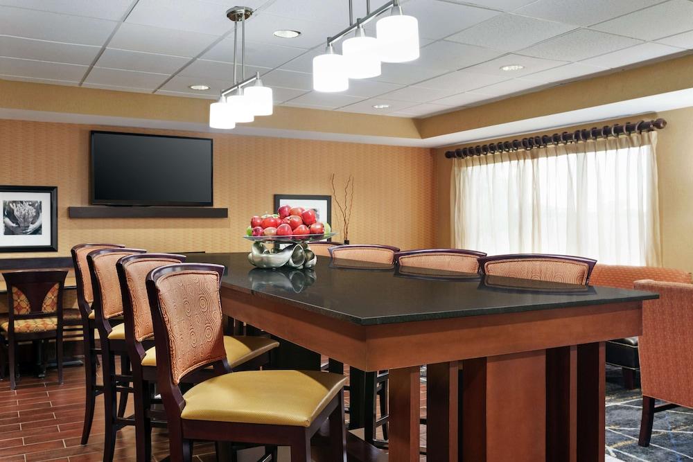 Hampton Inn Oklahoma City-I-40 E. (Tinker Air Force Base) photo 18