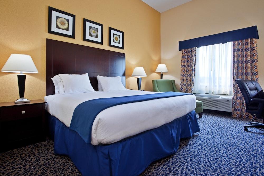 Holiday Inn Express & Suites Akron Regional Airport Area by IHG photo 6