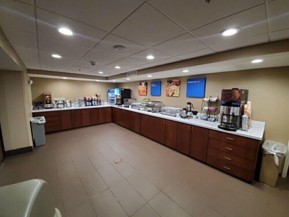 Comfort Inn Oxon Hill - National Harbor photo 20