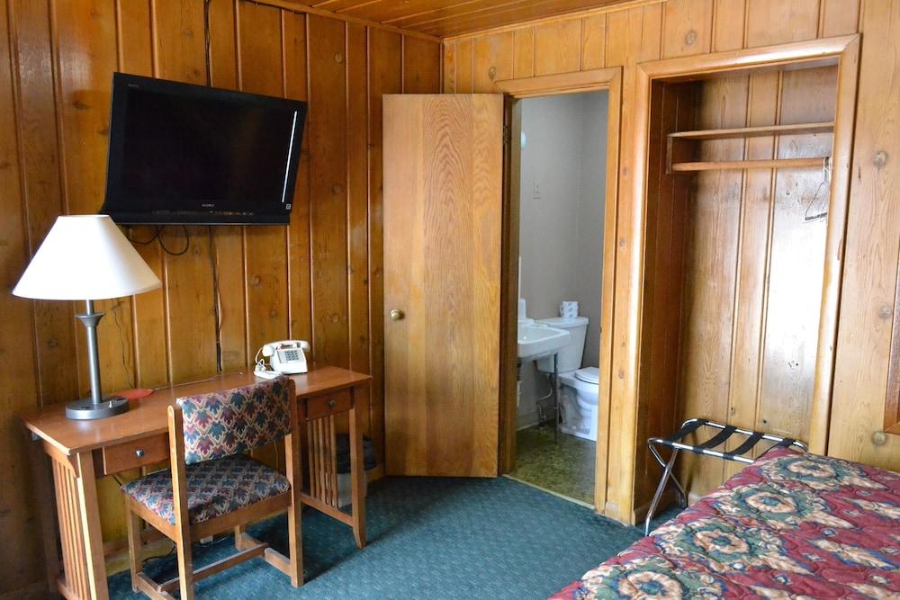 Innkeeper Motel photo 22