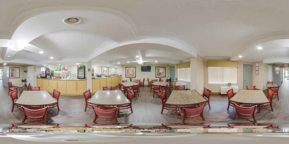 Quality Inn & Suites Corinth West photo 25