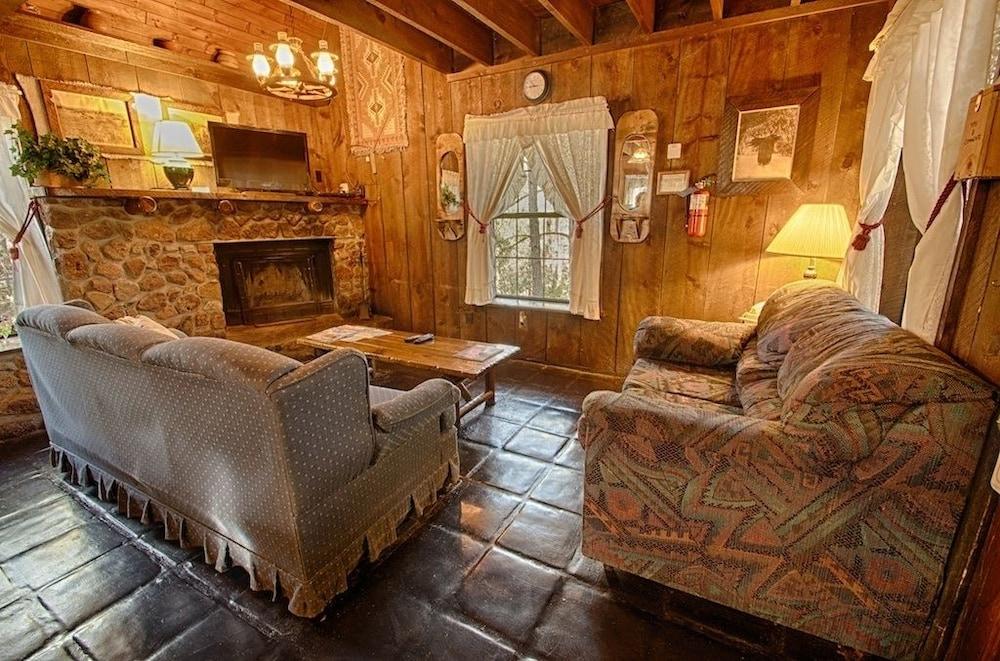 Bear Creek Motel And Cabins photo 25