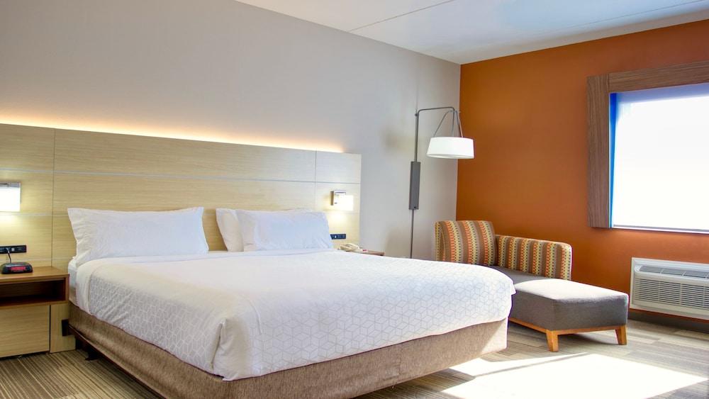 Holiday Inn Express Hotel & Suites BYRAM by IHG photo 23