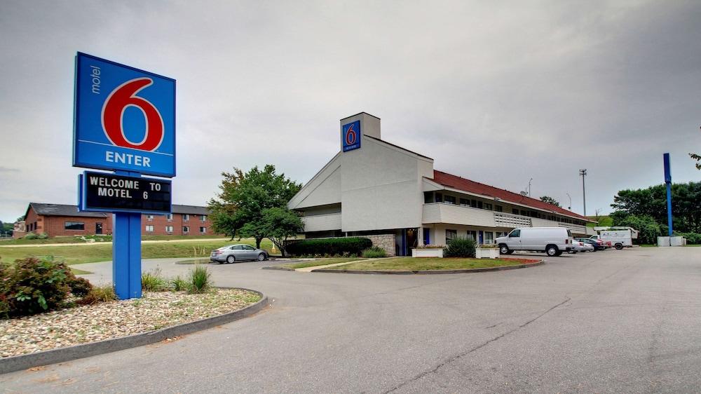 Motel 6 Cedar Rapids, IA photo 1