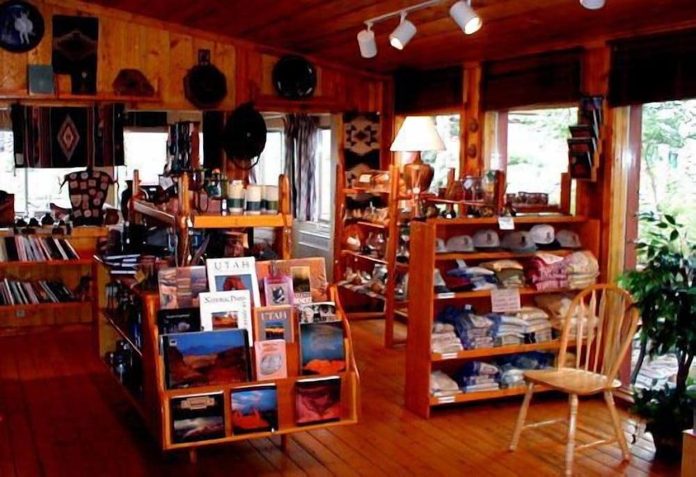 Capitol Reef Inn & Cafe photo 2