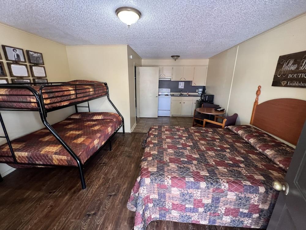 Yellow Diamond Inn photo 19