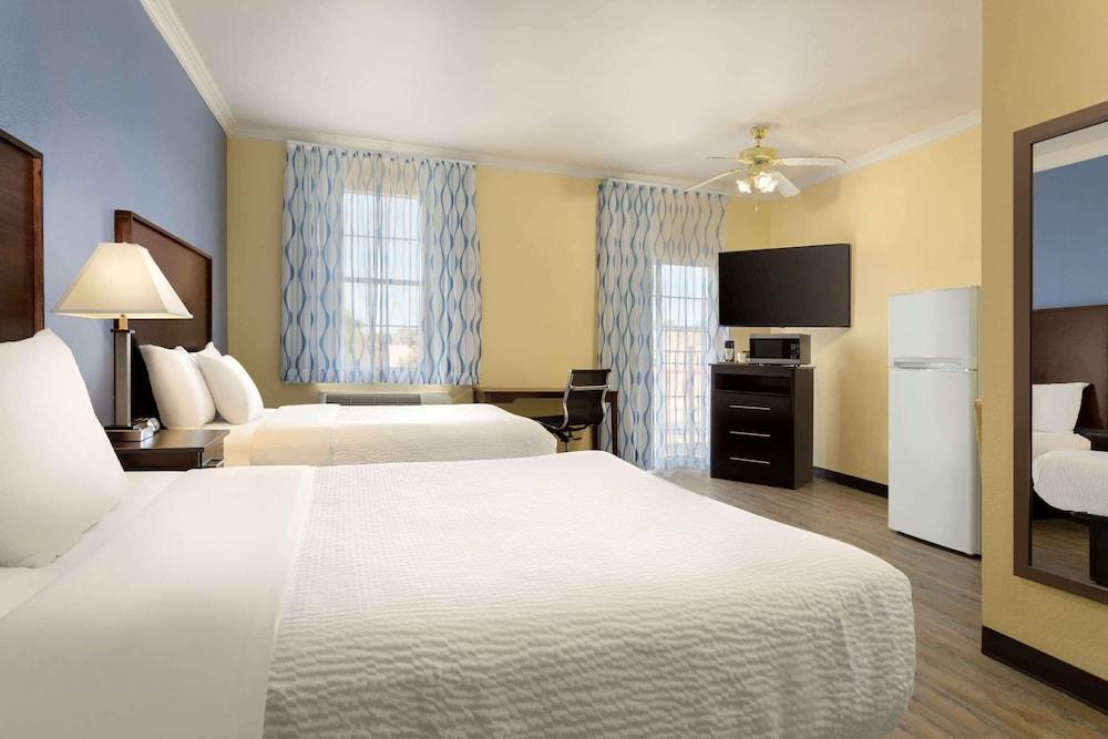 Days Inn & Suites by Wyndham Euless DFW Airport South photo 53