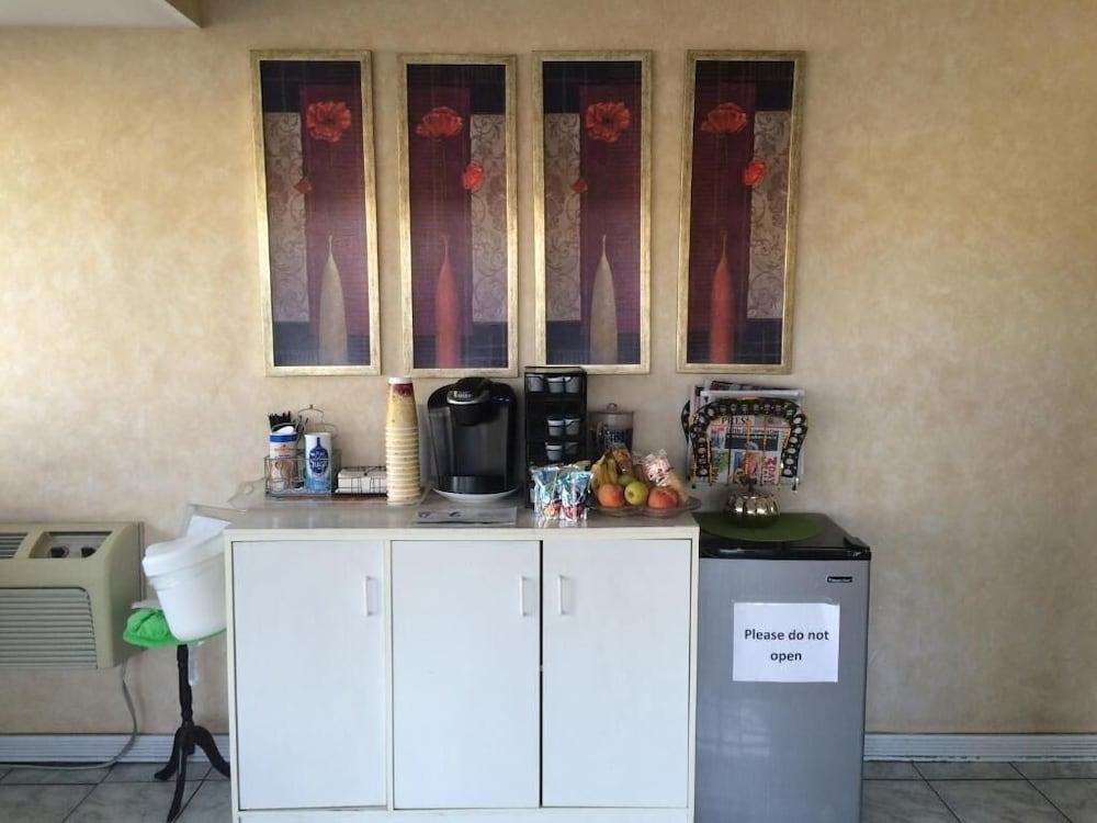 Budget Inn and Suites El Centro photo 10