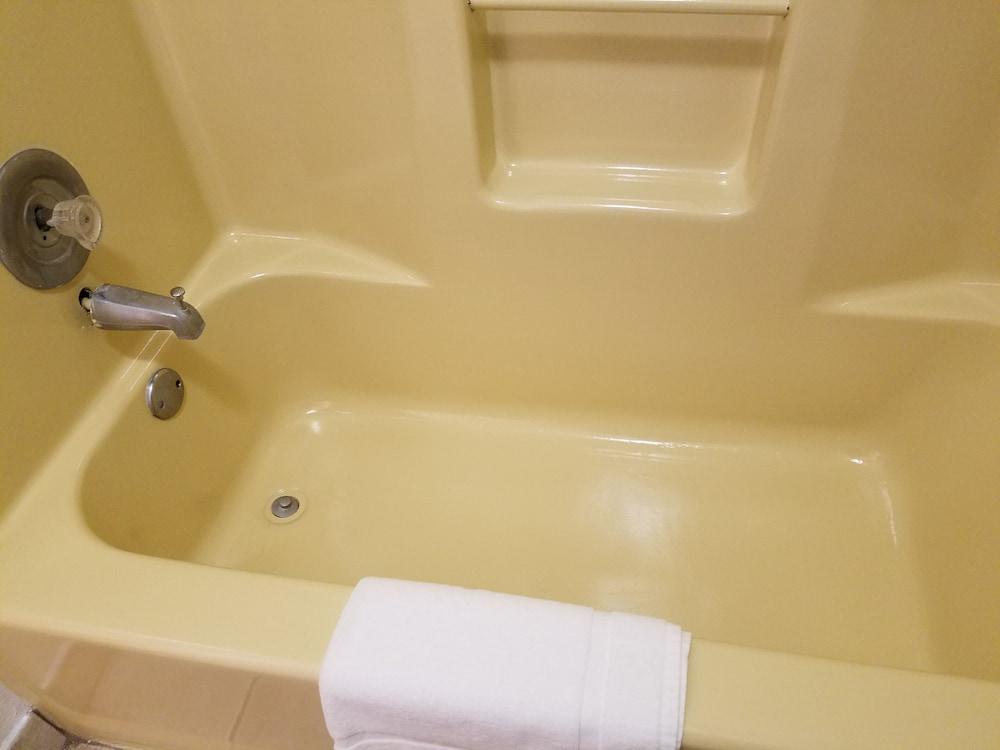 Indysouth western inn photo 11