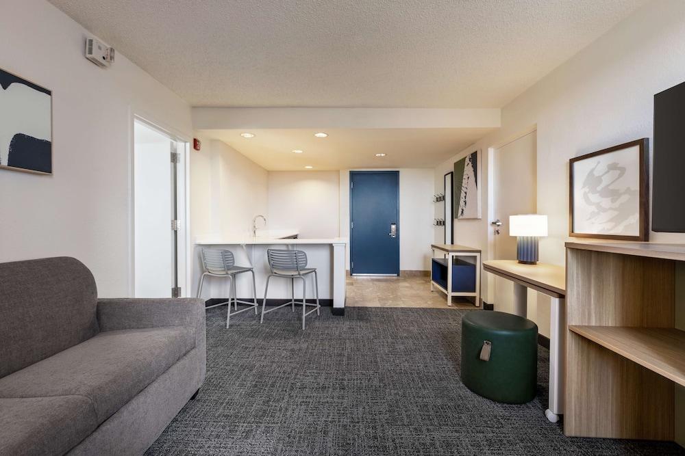 Spark by Hilton Germantown Washington DC North photo 23
