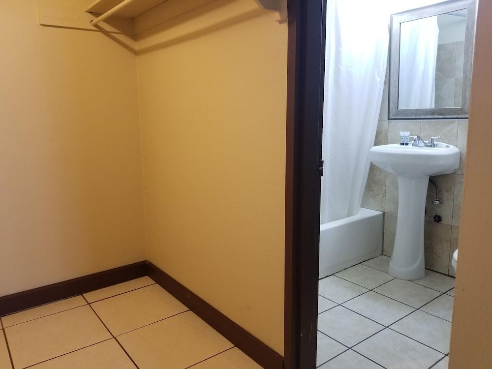 Parkway Inn Airport Motel Miami photo 35