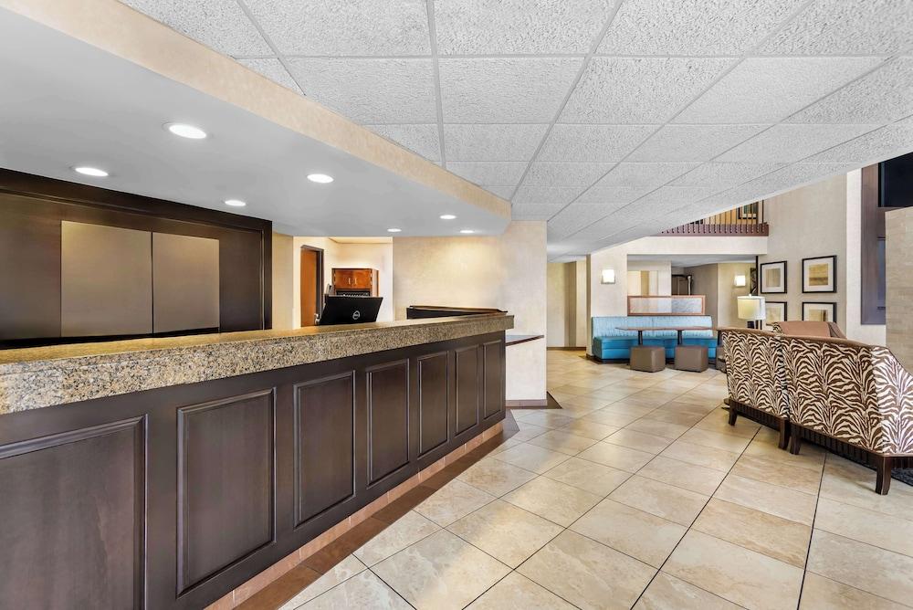 Sonesta Essential Houston Hobby Airport photo 5