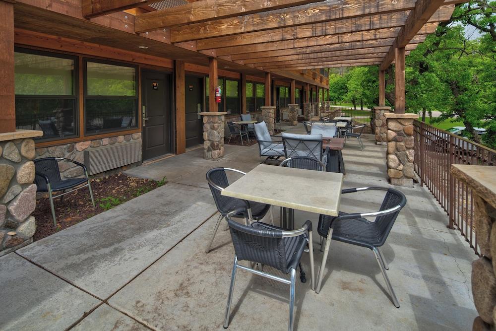 State Game Lodge at Custer State Park Resort photo 30