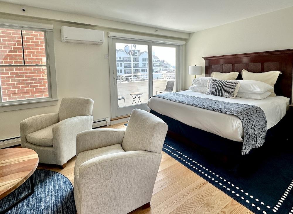 Harborside Inn photo 15