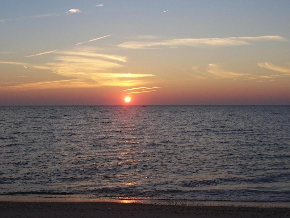 Sunset Beach Resort photo 47