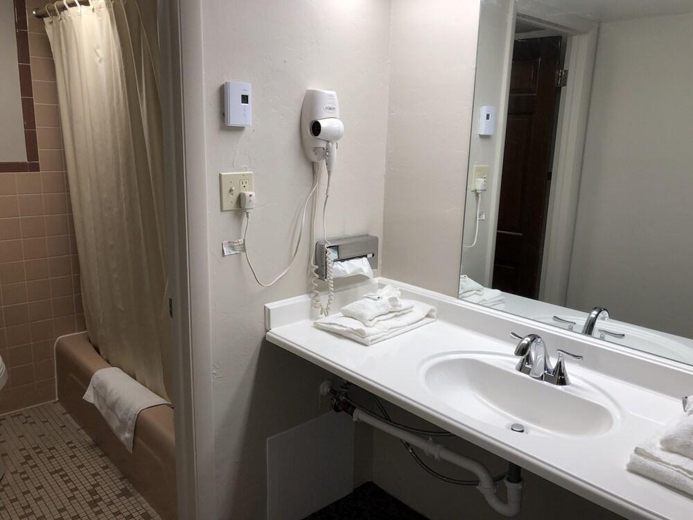 Dunes Inn photo 25