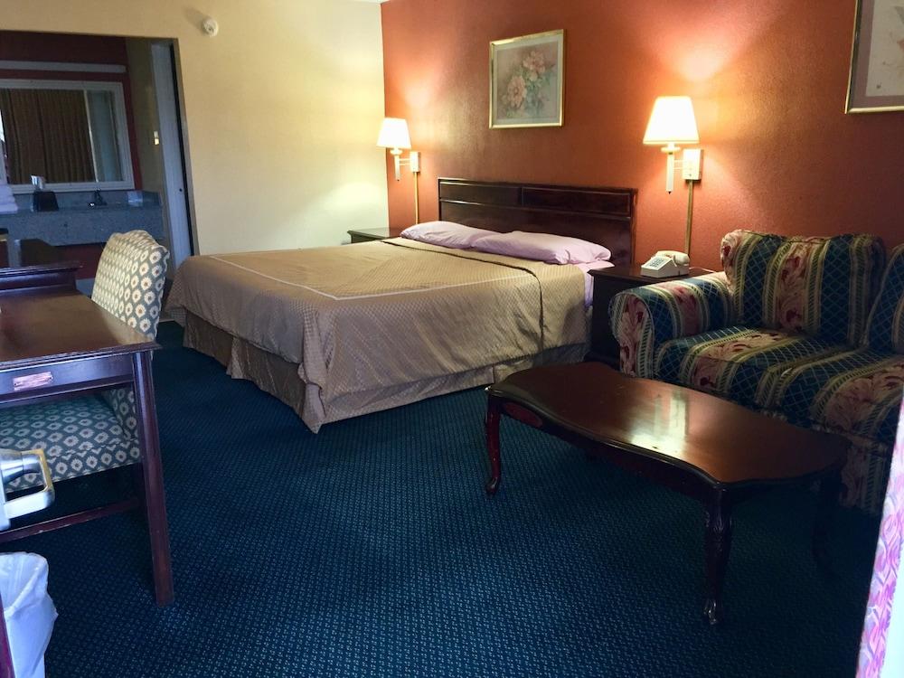 Executive Inn photo 41