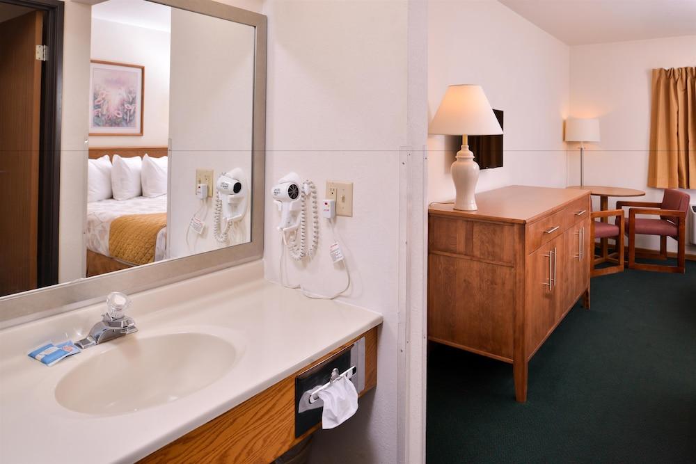 Americas Best Value Inn Missouri Valley photo 10