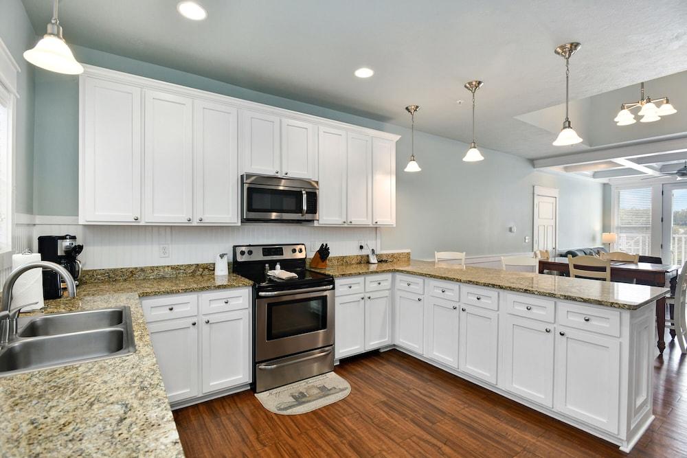Bransons Nantucket photo 41