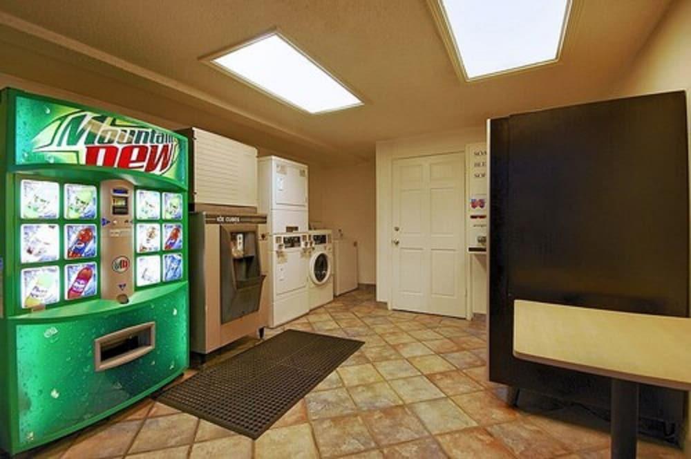 Super 6 Inn & Suites photo 27