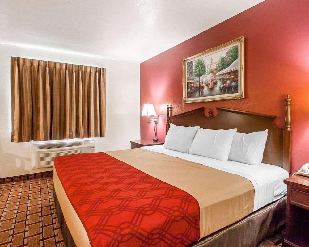 Econo Lodge Dexter photo 5