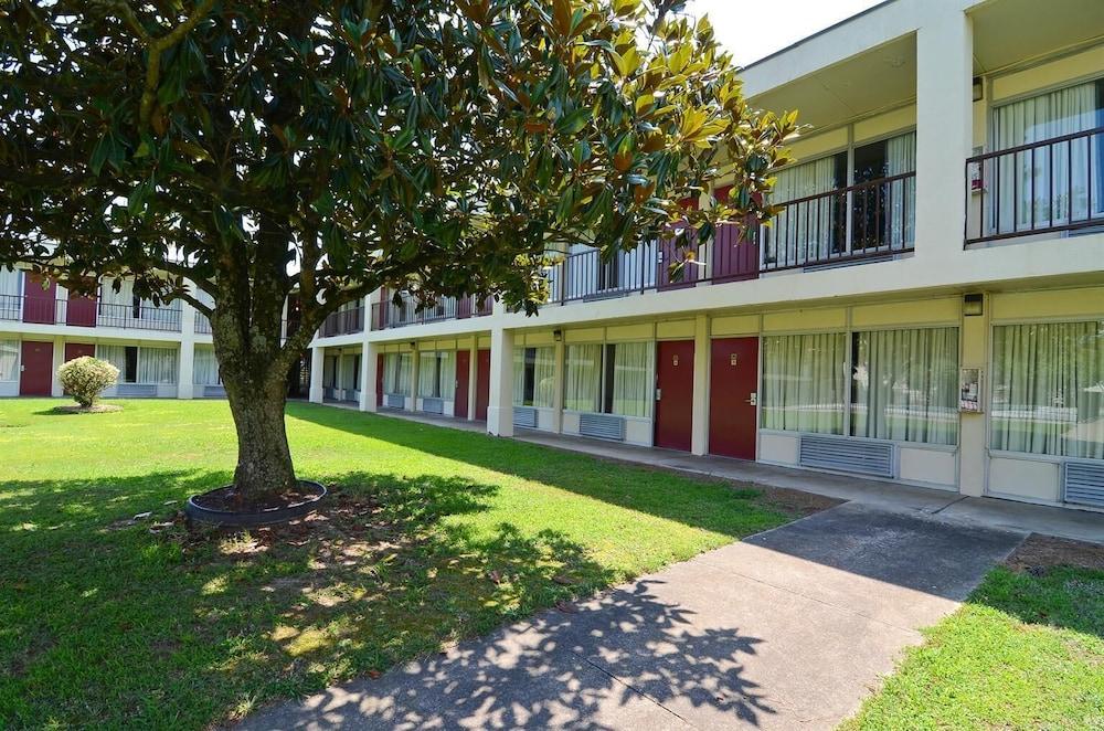 Americas Best Value Inn Wilson photo 12