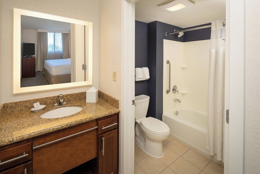 Residence Inn by Marriott Miami Airport photo 7