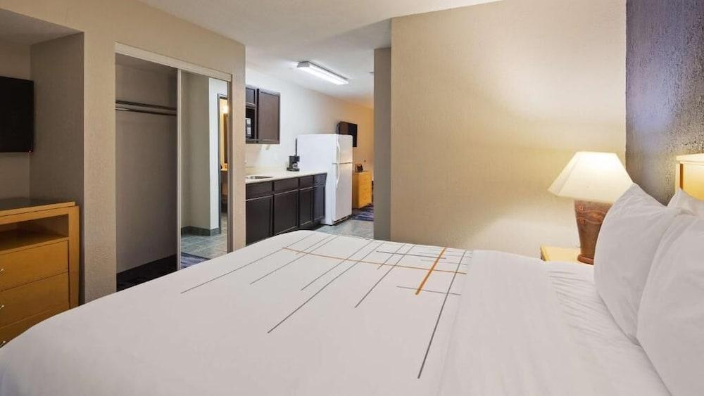 Candlewood Suites San Antonio - Fort Sam Houston photo 10