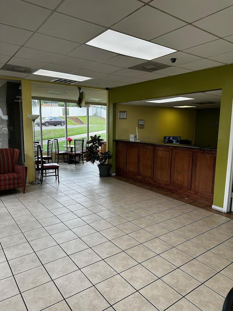Loyalty Inn Charlotte Airport photo 2