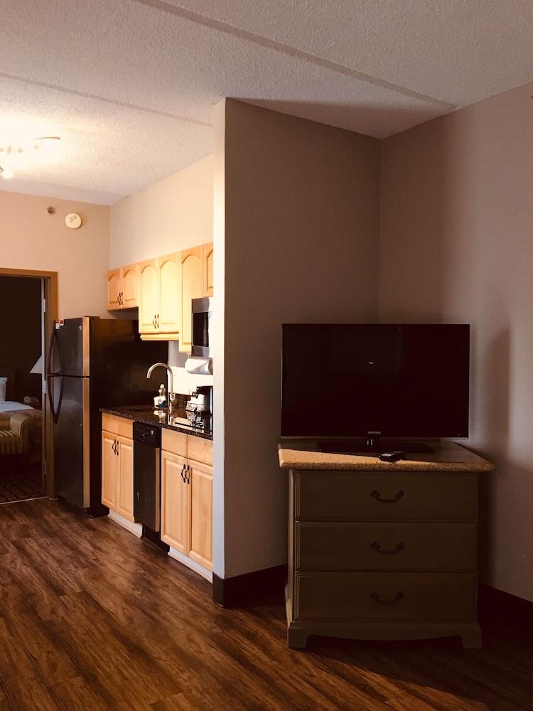 Hawthorn Extended Stay by Wyndham Conyers photo 28
