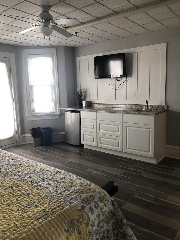Ocean Manor Inn photo 73