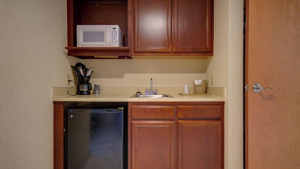 Ocean 1 Hotel and Suites photo 11