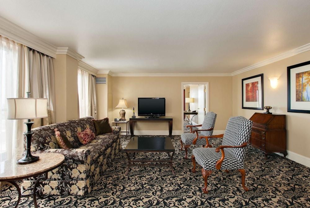President Abraham Lincoln Springfield - DoubleTree by Hilton photo 21