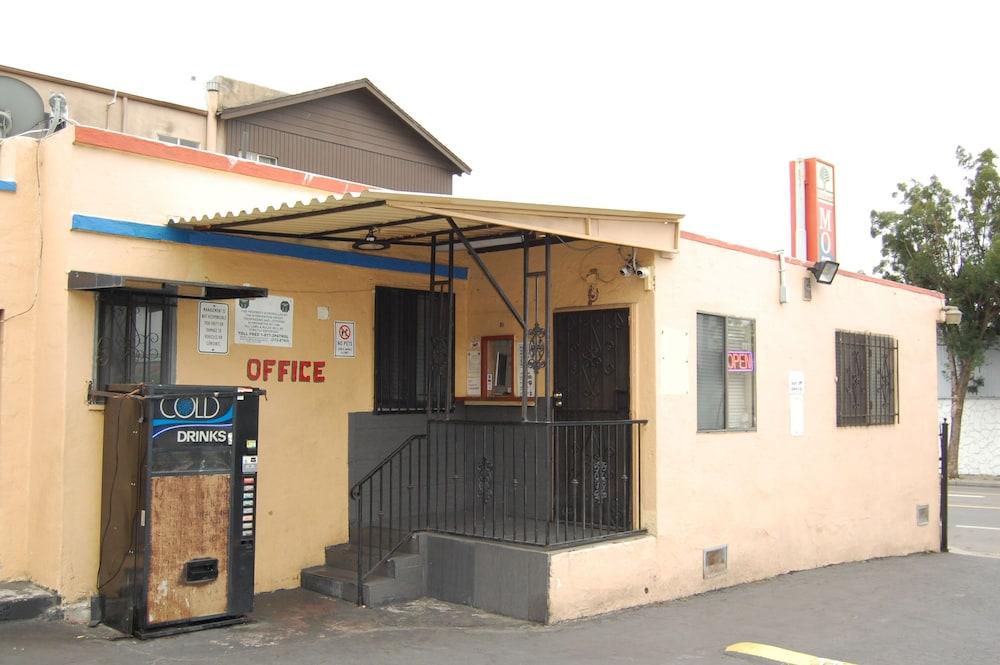 Parklane Motel photo 8