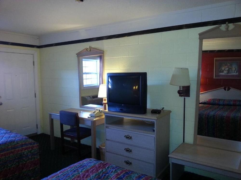 Tower Motel photo 8