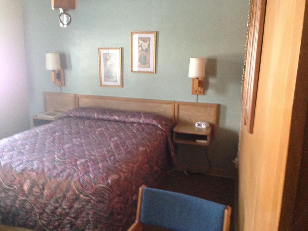 Jamestown Motel photo 9