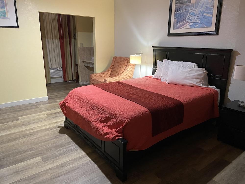 Delux Inn Clearwater photo 20