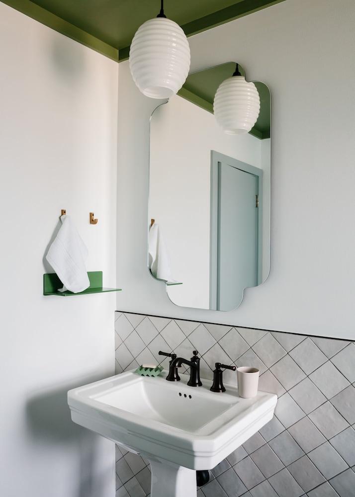 Daunt's Albatross Motel photo 11