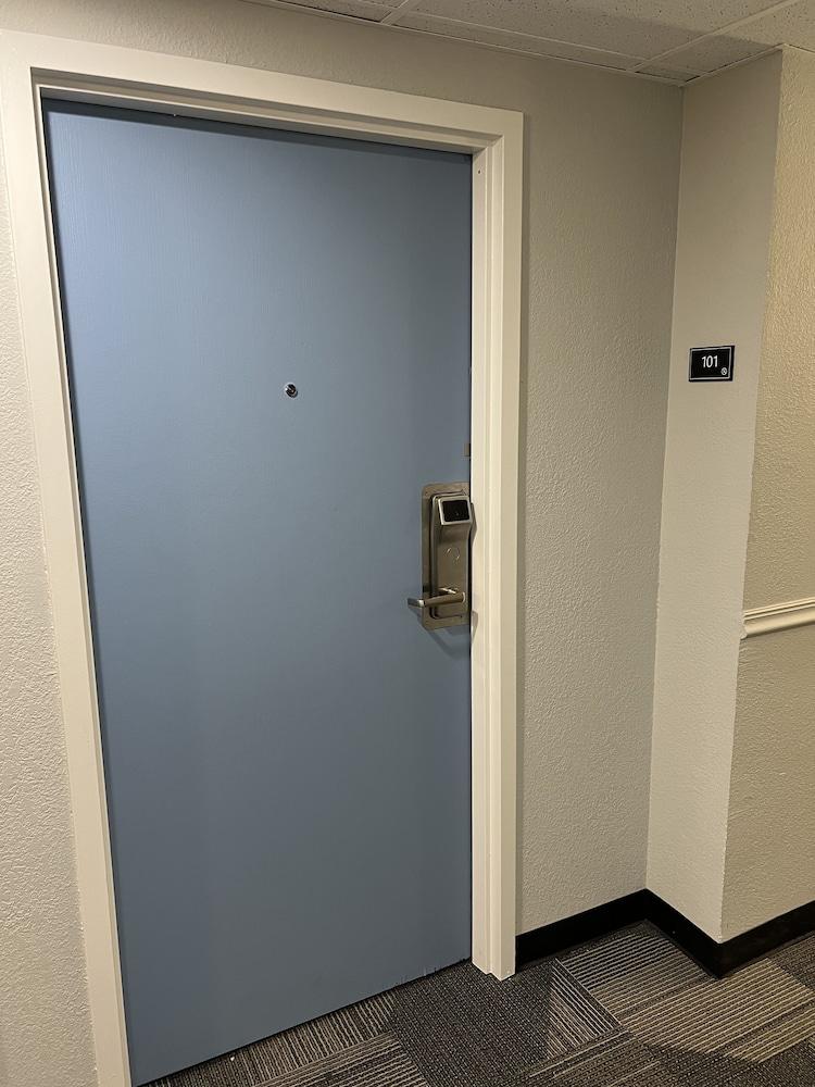 Motel 6 Franklin, OH photo 2