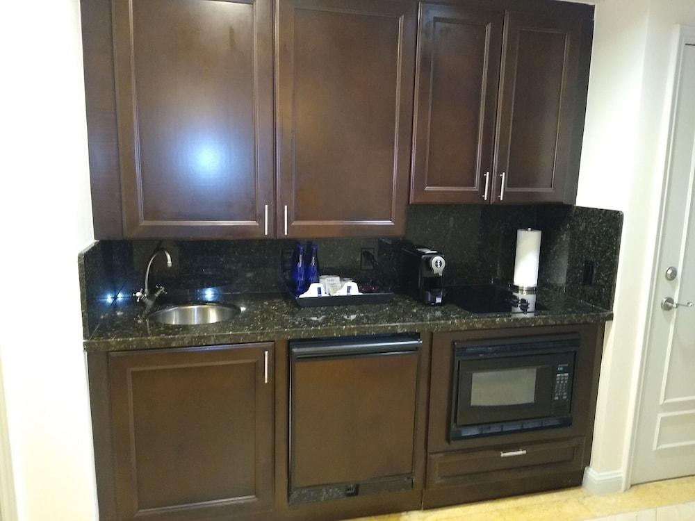 Private Residences at the Atlantic Resort and Spa photo 45