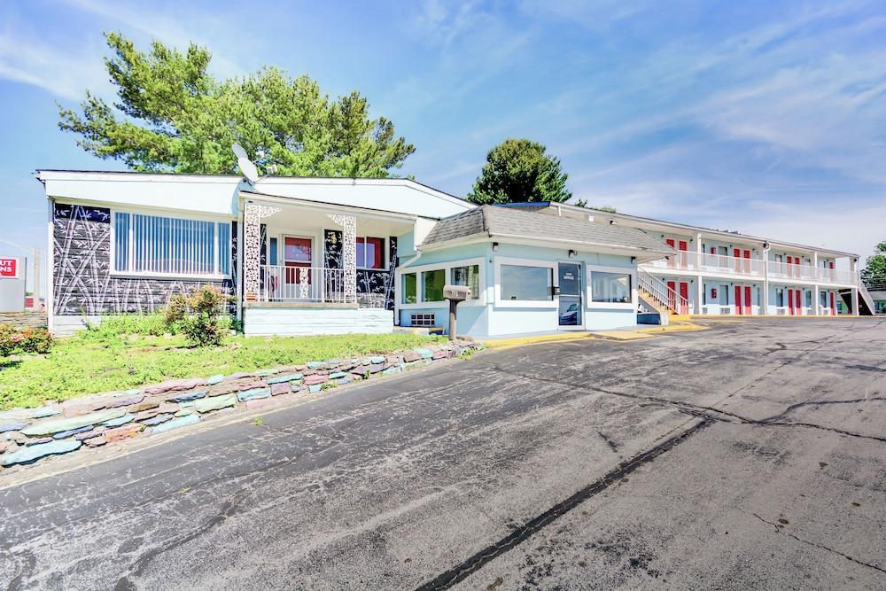 Hometown INN photo 5