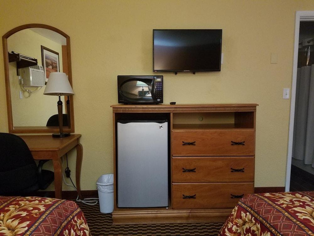 Budget Inn photo 22