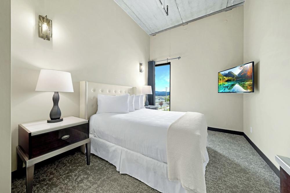 The Suites at Prairie Falls & Event Center photo 23