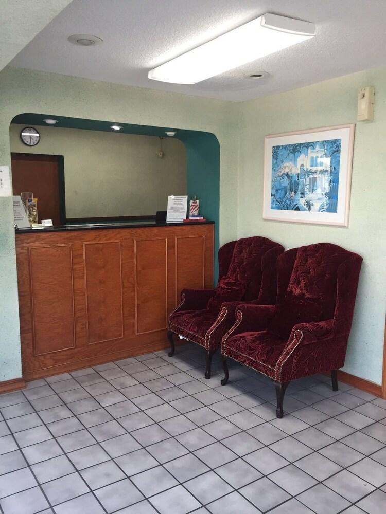 Economy Inn photo 22